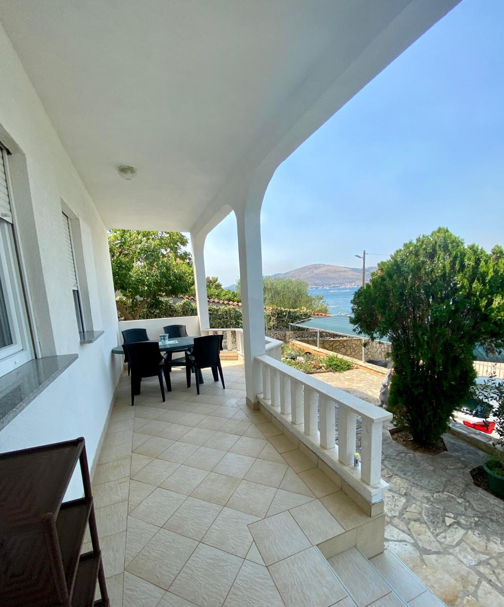 Apartments Iva Alla Трогир Экстерьер фото